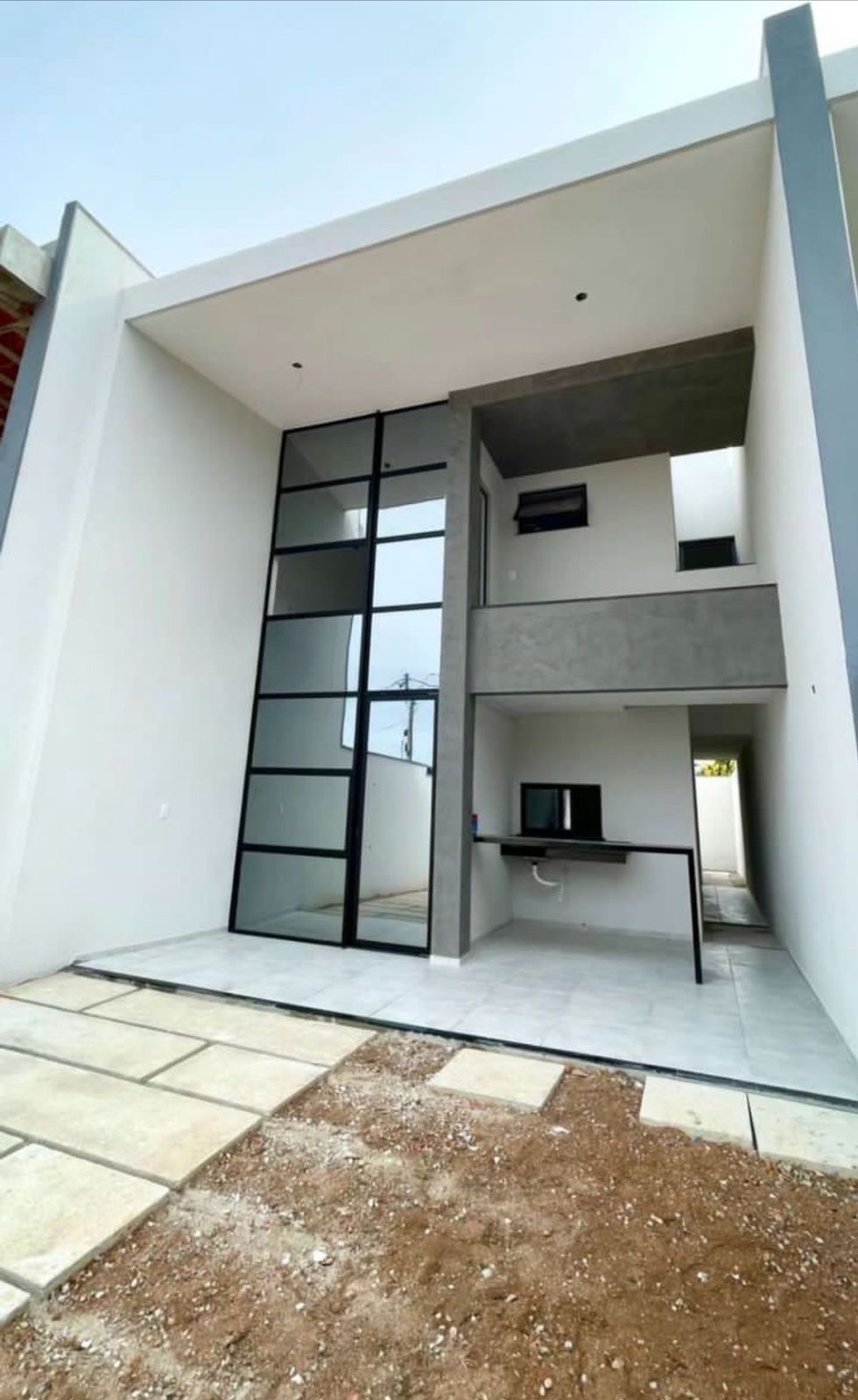 CASA DUPLEX SOLTA. BAIRRO: COIT / EUSBIO ( R$ 549.000,00)