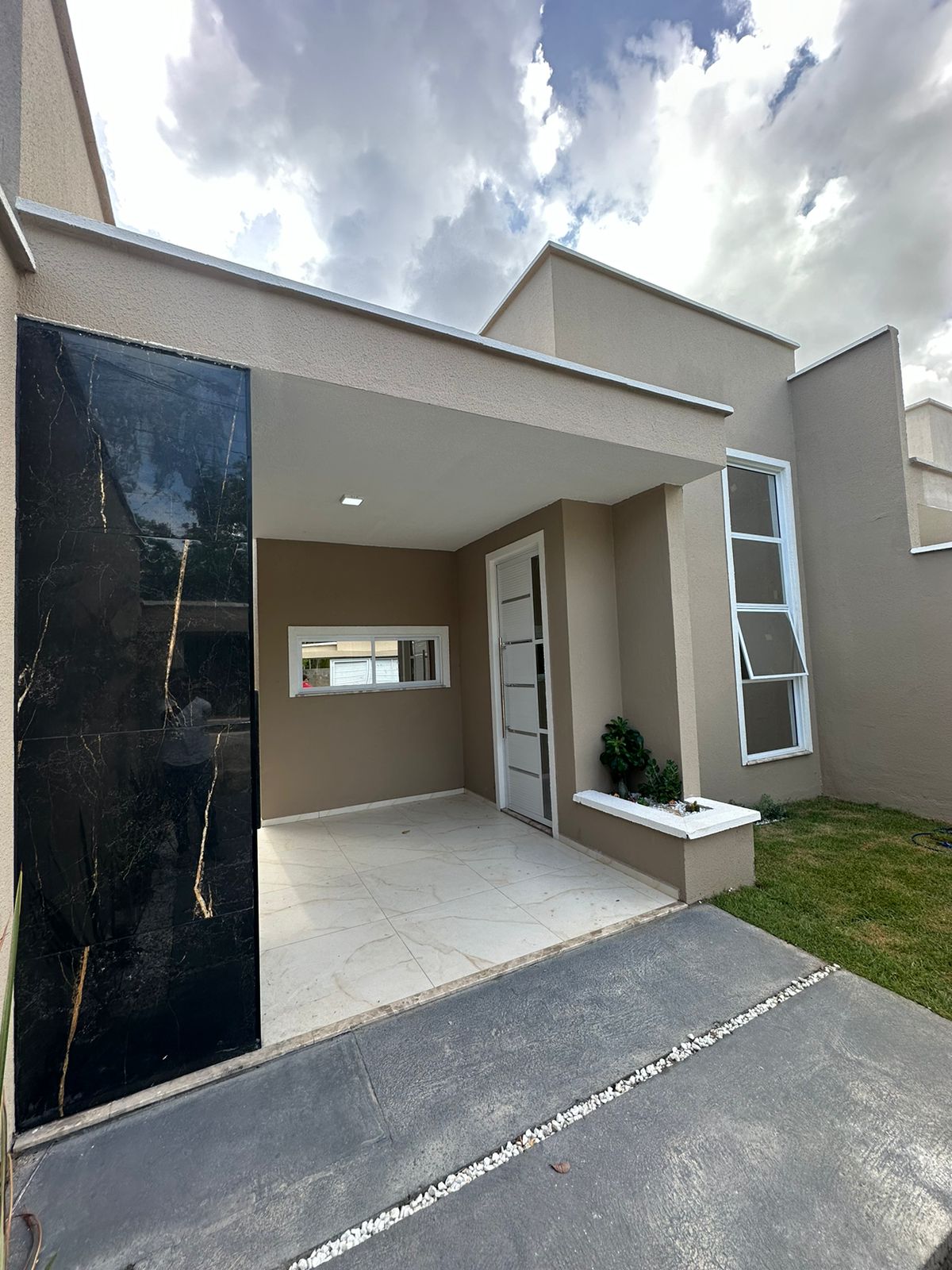 CASA PLANA SOLTA. BAIRRO: VEREDA TROPICAL (R$ 285.000,00)