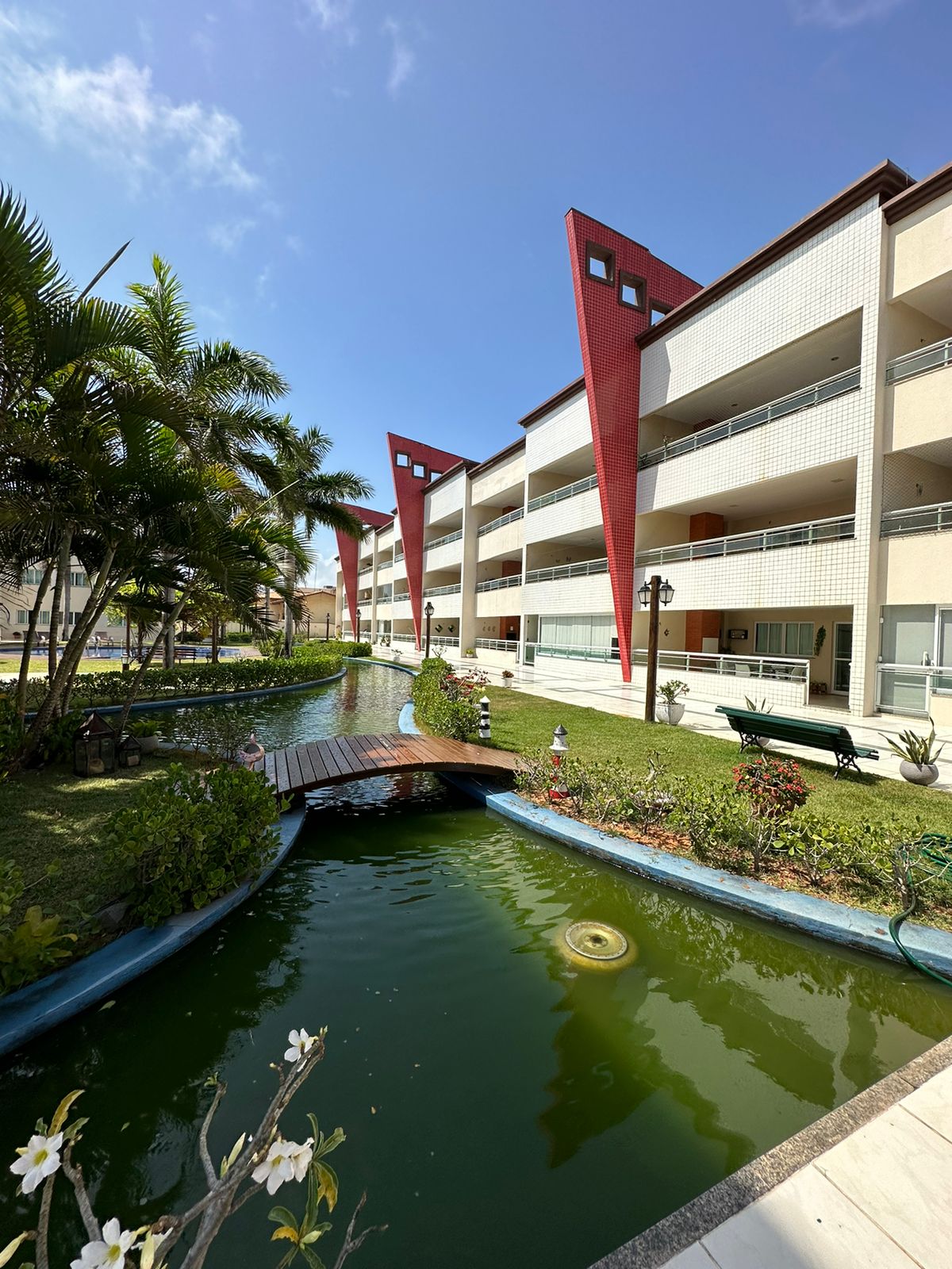 APARTAMENTO MOBILIADO NO BEACH PARK (<b>R$ 390.000,00</b>) 