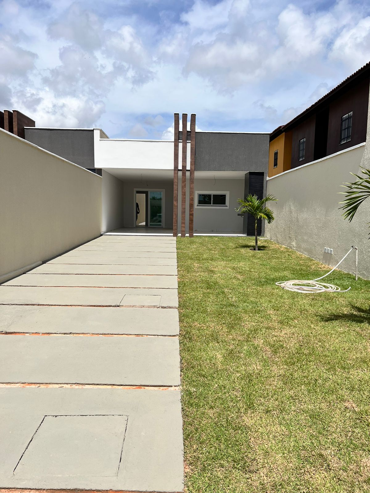 CASA PLANA SOLTA. BAIRRO: TIMB / EUSBIO       (R$ 440.000,00)